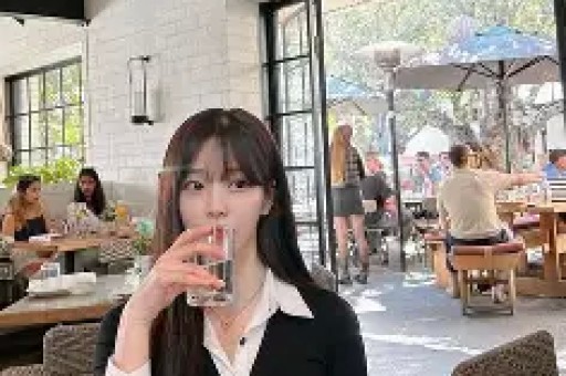 前TVB知名女星又曝大瓜当众被男星伸手进裤子因在海上不敢吭