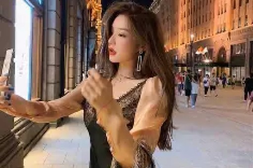 网红黄一鸣账号被封：从自曝未婚生女到遛狗冲突网红生涯大翻车