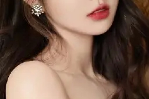 这个坚强面对绝症的少女形象不仅让